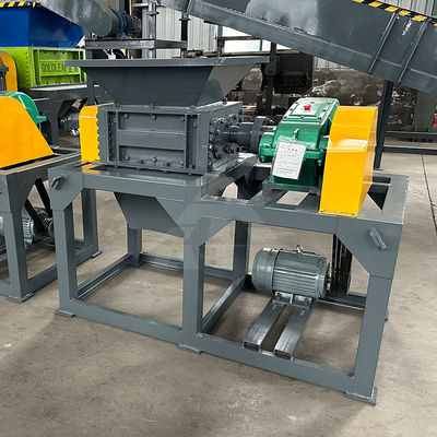 50kW Double Shaft Shredder for Wooden Pallets and Scrap Metal/Plastic Conveyor System