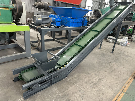 50kW Double Shaft Shredder for Wooden Pallets and Scrap Metal/Plastic Conveyor System