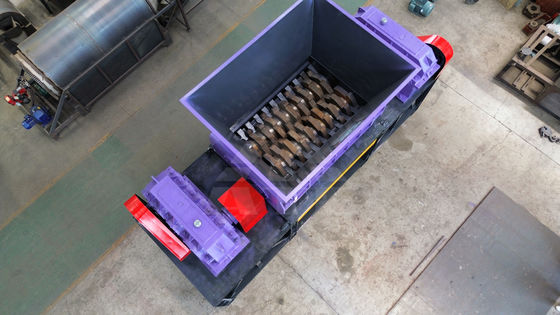 Double Shaft Shredder Machine for Recycling Copper Cable and Aluminum Cans in 2000